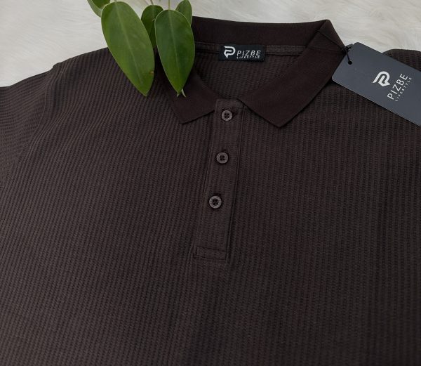 Men’s Waffle Pattern Knit Polo in Coffee - Image 2